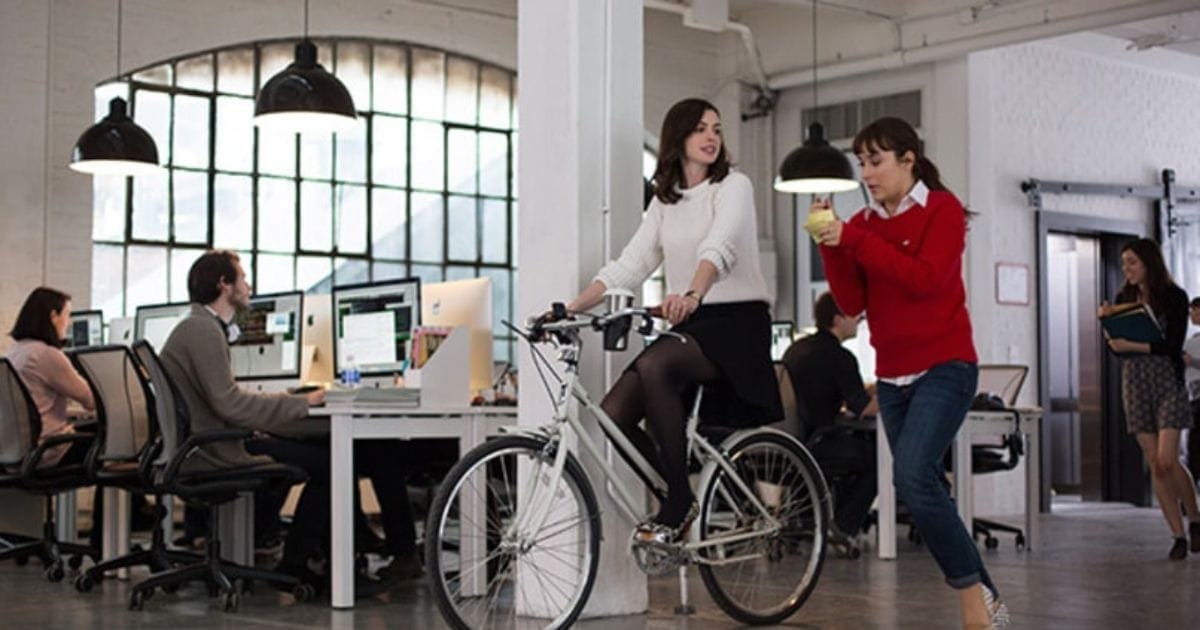cuplikan film The Intern 2